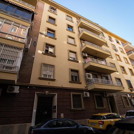 Larra Nervion Subway Tranvia Apartment Севиля Екстериор снимка