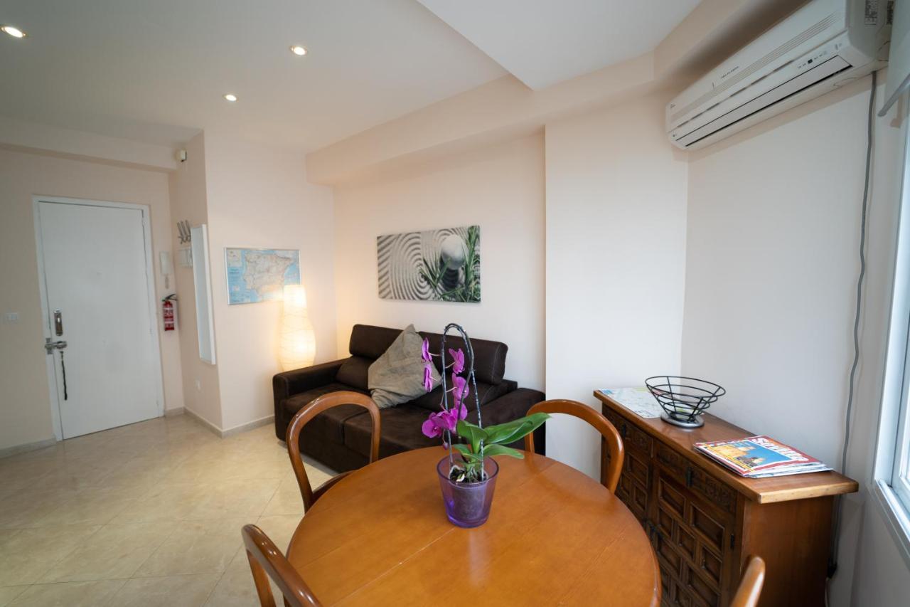 Larra Nervion Subway Tranvia Apartment Севиля Екстериор снимка