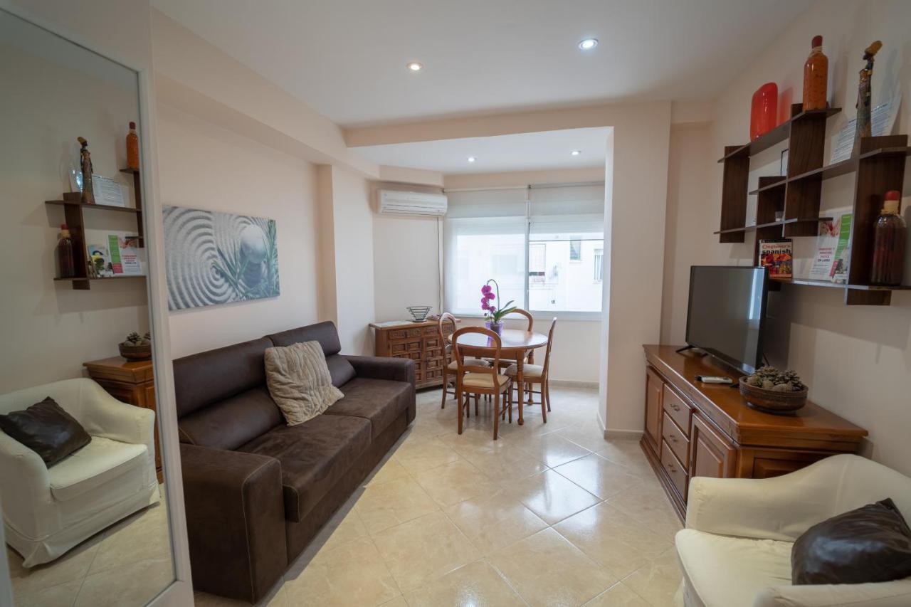 Larra Nervion Subway Tranvia Apartment Севиля Екстериор снимка